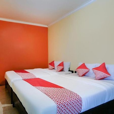 House 140 Hotel Baturetno Ngoại thất bức ảnh