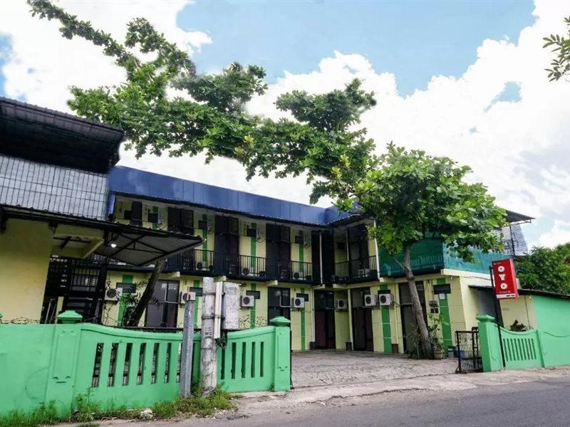 House 140 Hotel Baturetno Ngoại thất bức ảnh