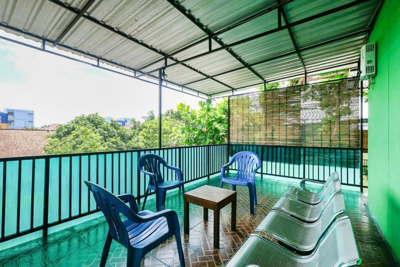 House 140 Hotel Baturetno Ngoại thất bức ảnh
