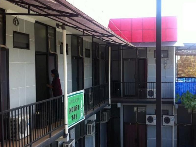 House 140 Hotel Baturetno Ngoại thất bức ảnh