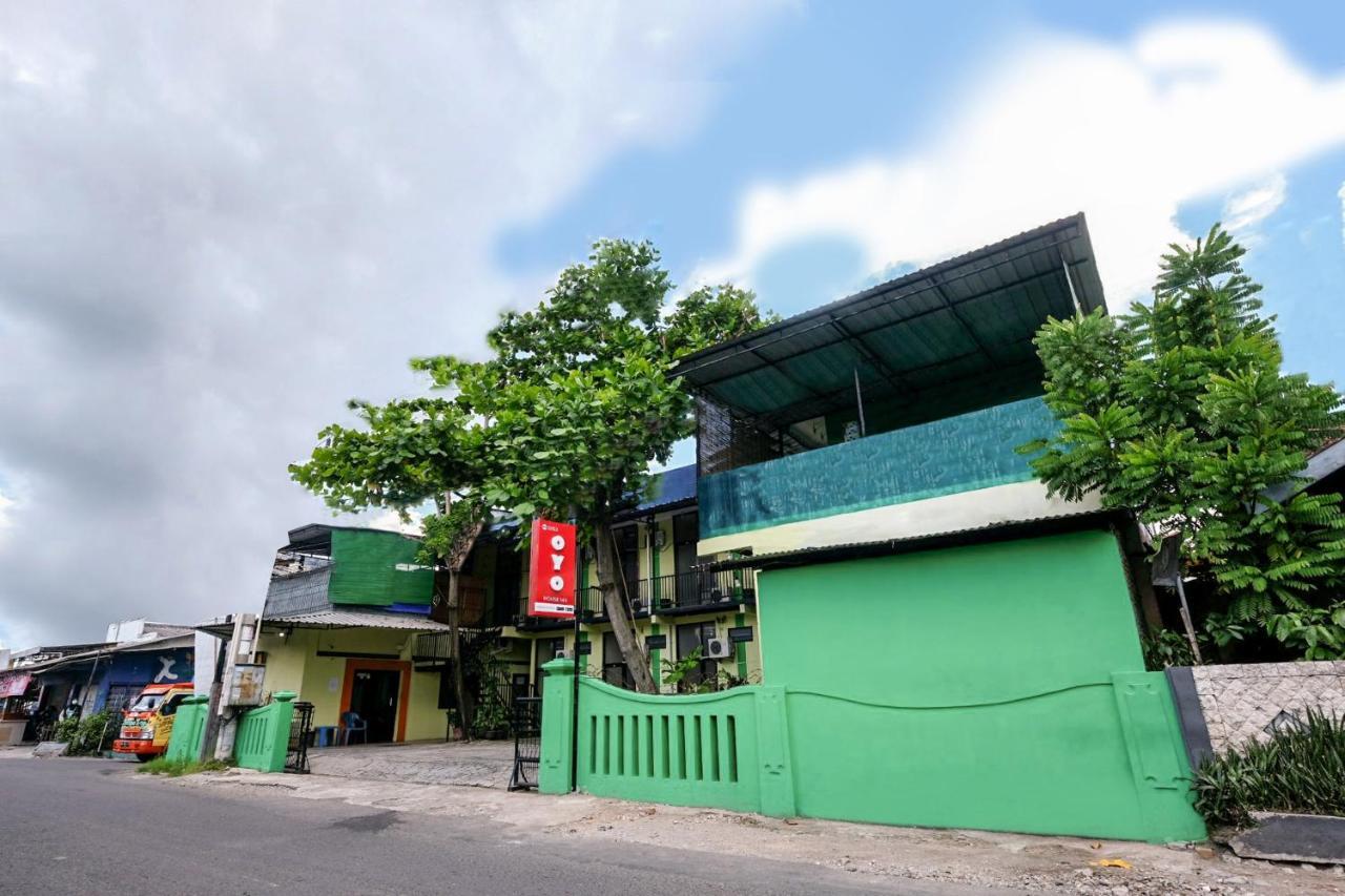House 140 Hotel Baturetno Ngoại thất bức ảnh
