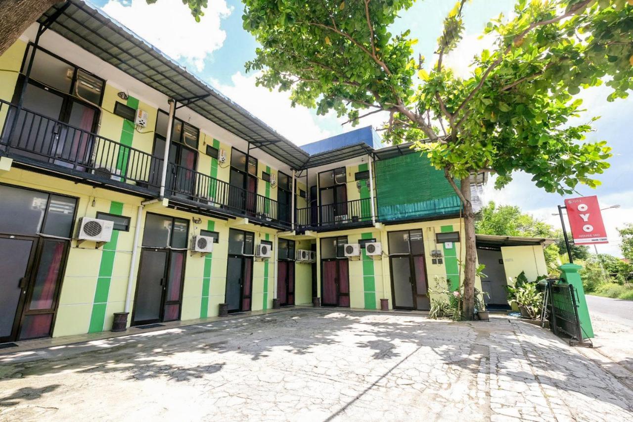 House 140 Hotel Baturetno Ngoại thất bức ảnh