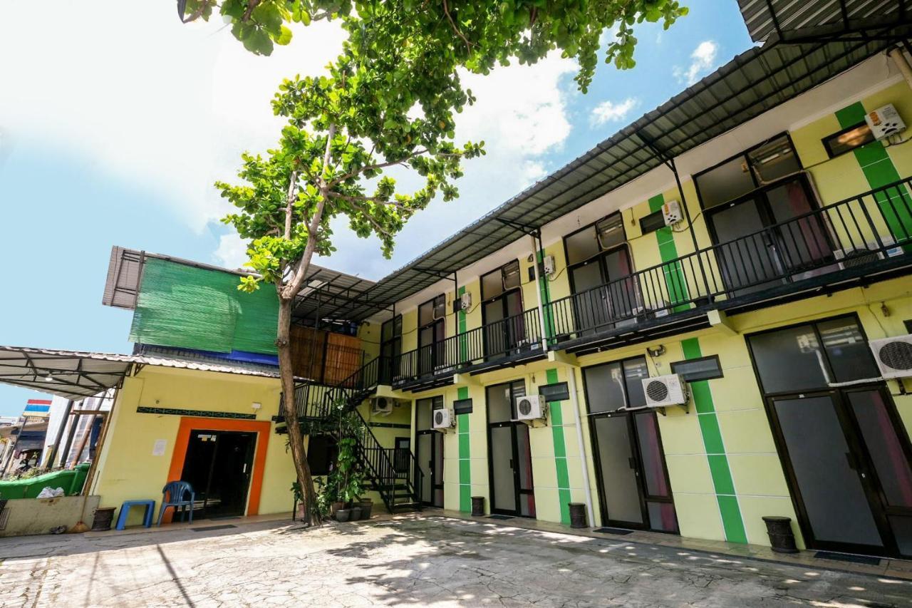 House 140 Hotel Baturetno Ngoại thất bức ảnh
