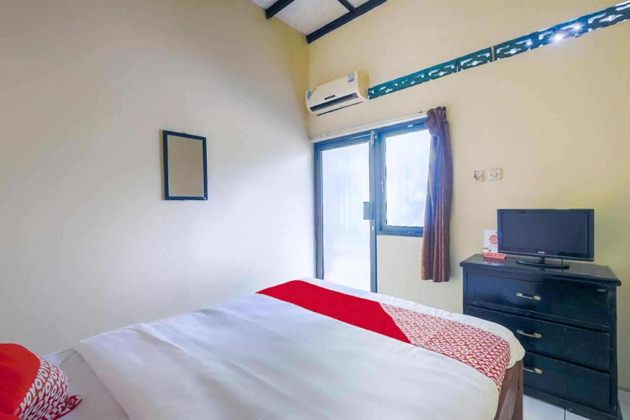House 140 Hotel Baturetno Ngoại thất bức ảnh