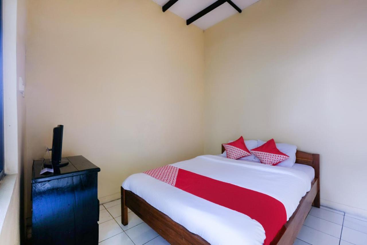 House 140 Hotel Baturetno Ngoại thất bức ảnh