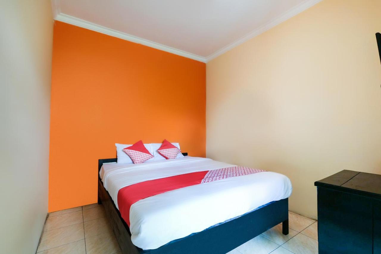 House 140 Hotel Baturetno Ngoại thất bức ảnh