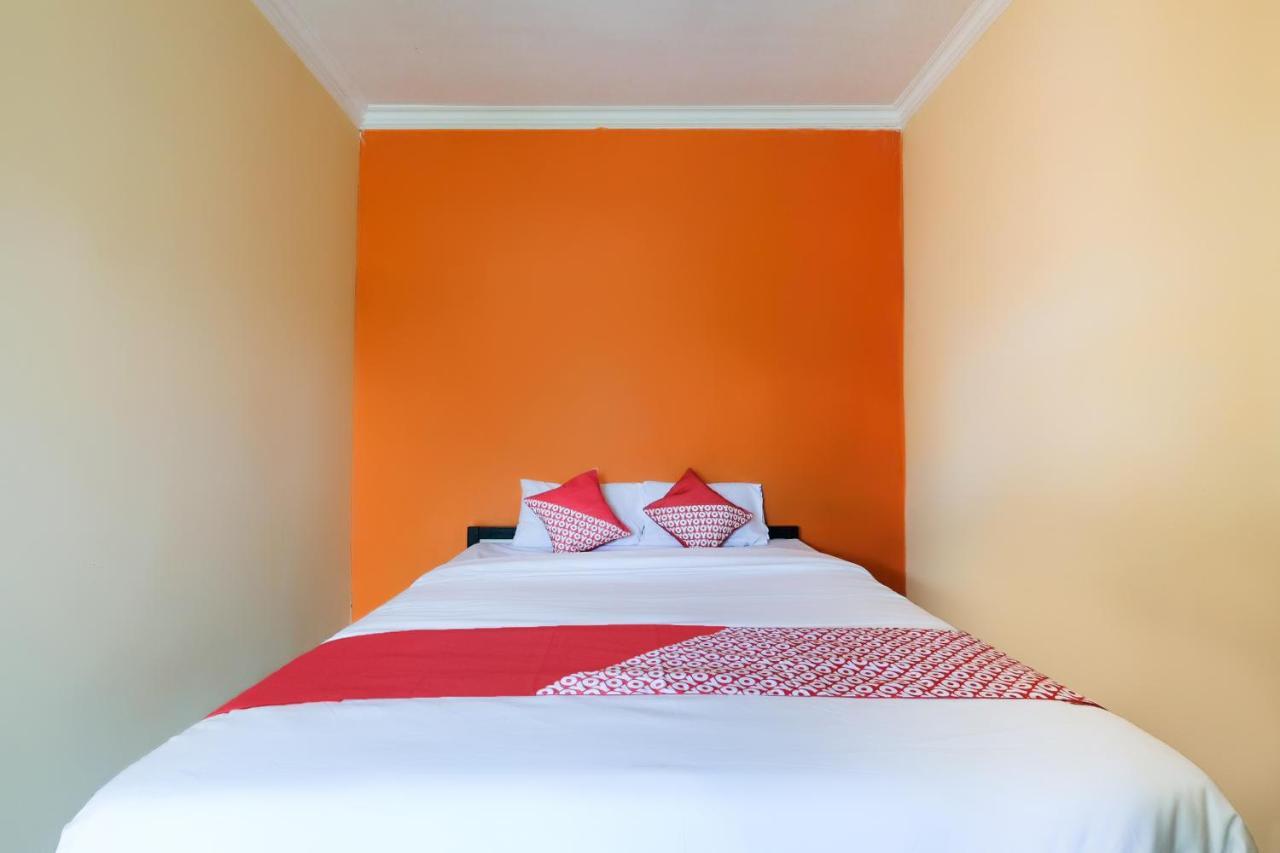 House 140 Hotel Baturetno Ngoại thất bức ảnh