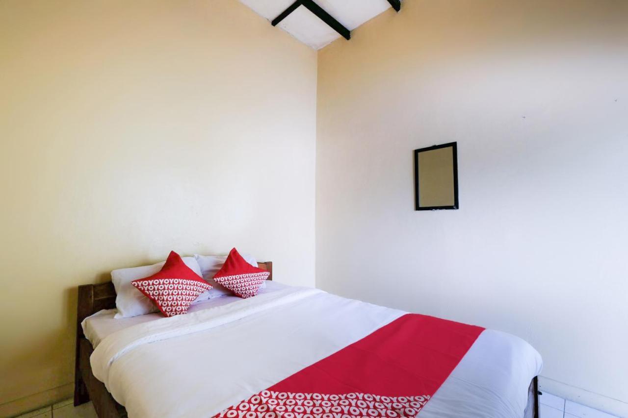House 140 Hotel Baturetno Ngoại thất bức ảnh